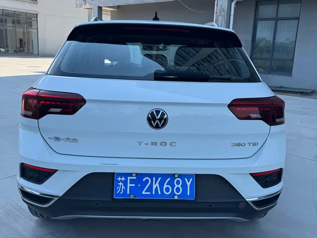 Volkswagen T-Roc — фото 8