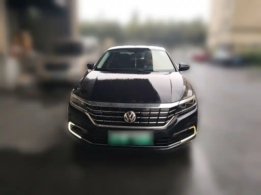 Volkswagen Passat PHEV — фото 23