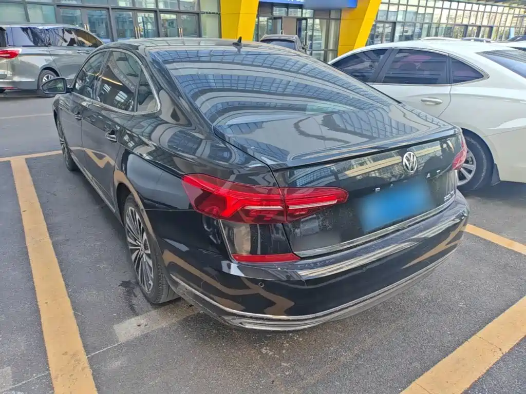 Volkswagen Passat — фото 5