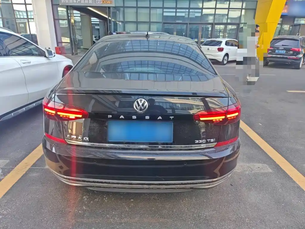 Volkswagen Passat — фото 6