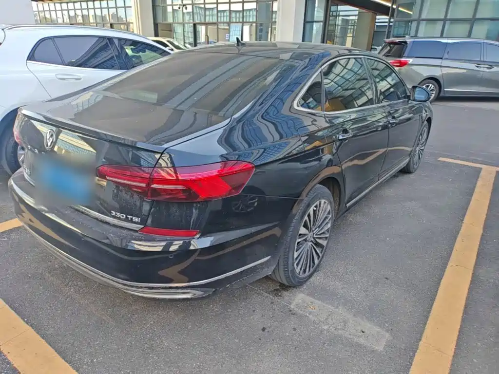 Volkswagen Passat — фото 7