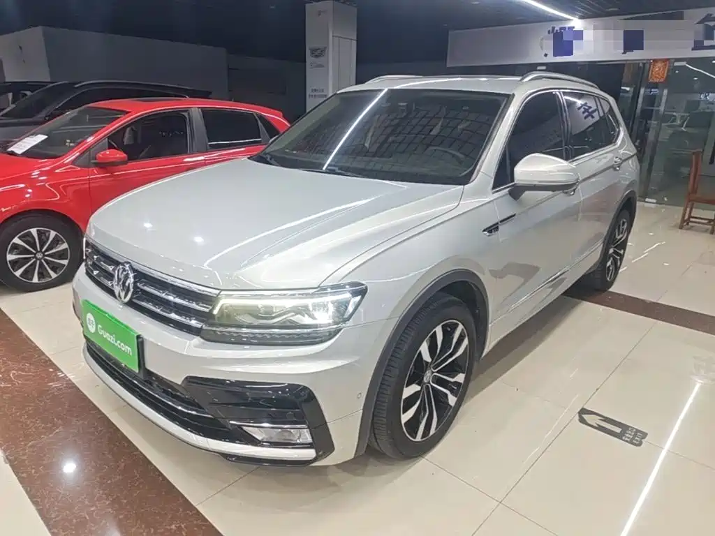 Volkswagen Tiguan L — фото 2