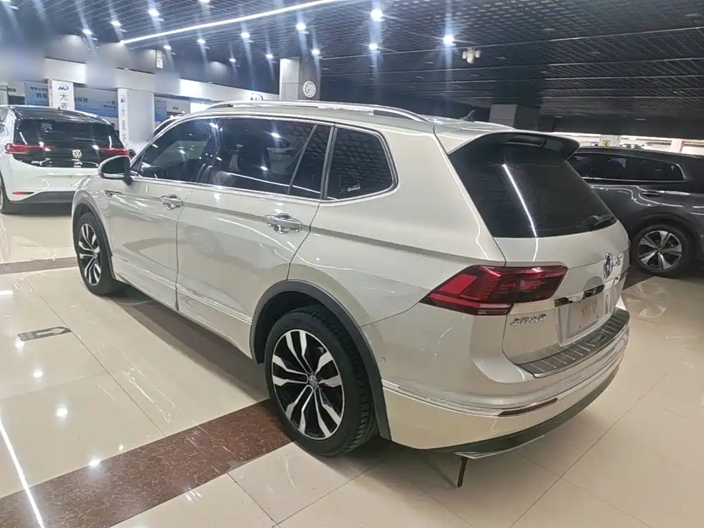 Volkswagen Tiguan L — фото 5