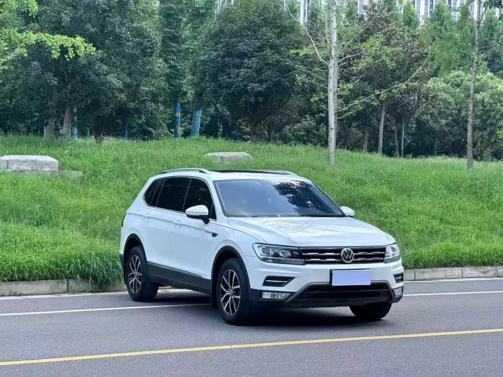 Volkswagen Tiguan L — фото 3