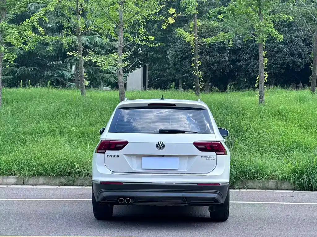 Volkswagen Tiguan L — фото 7