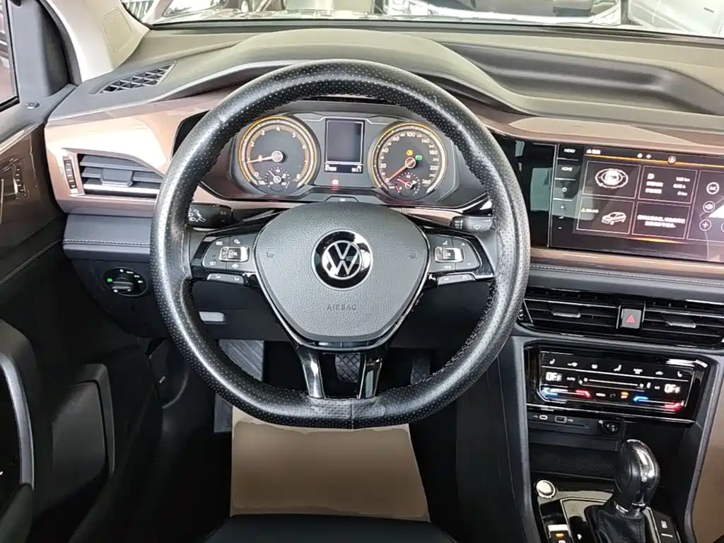Volkswagen Tharu — фото 11