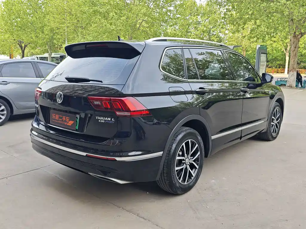 Volkswagen Tiguan L PHEV — фото 4