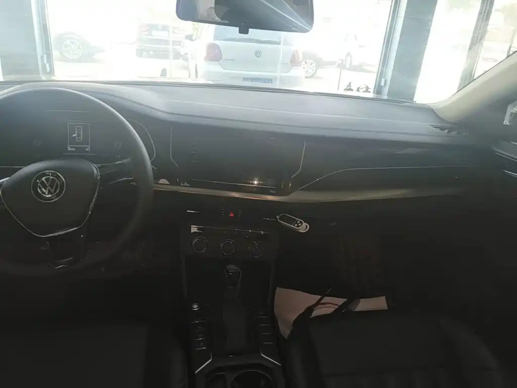 Volkswagen Passat — фото 13