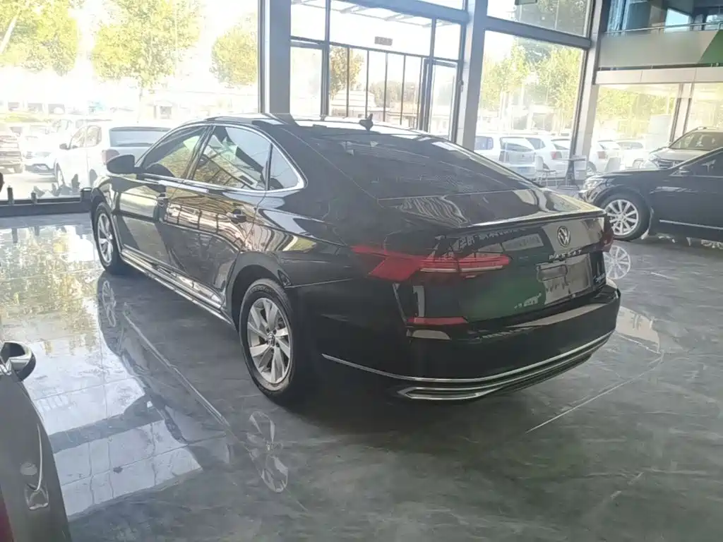Volkswagen Passat — фото 5