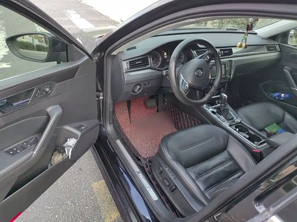 Volkswagen Passat — фото 14
