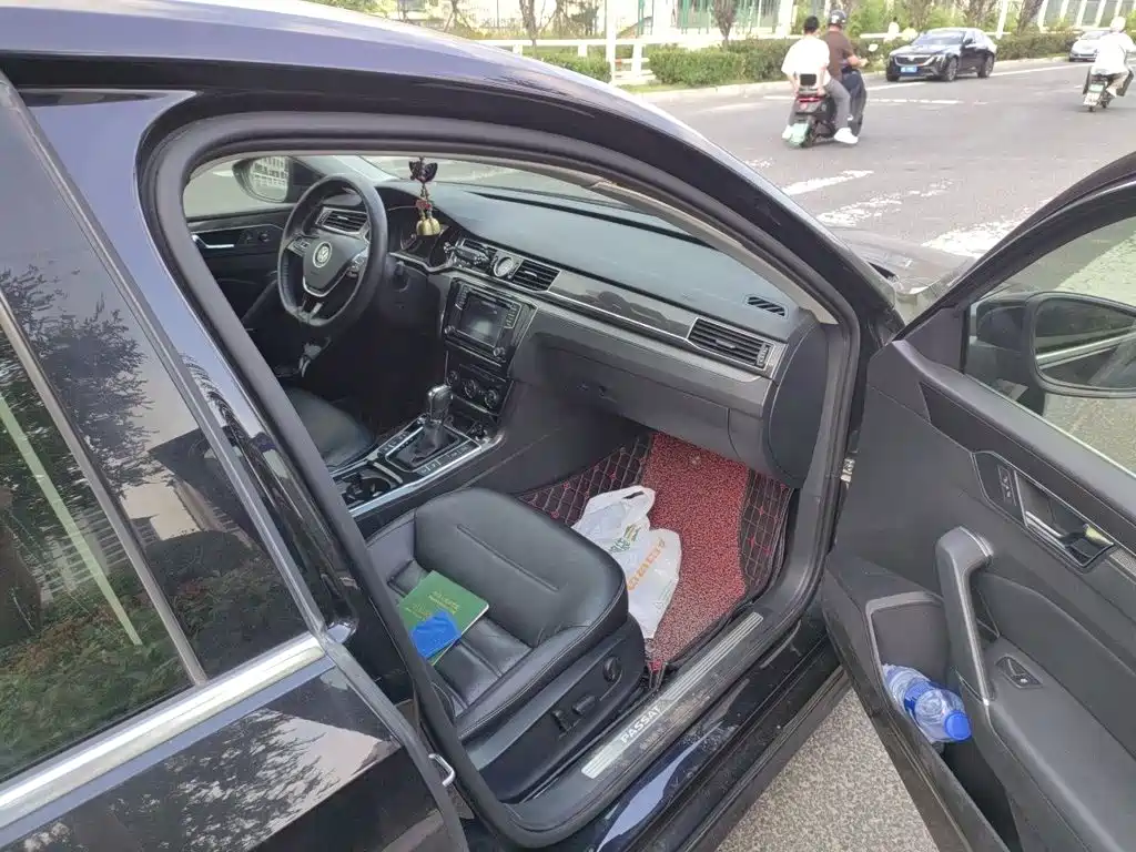 Volkswagen Passat — фото 18