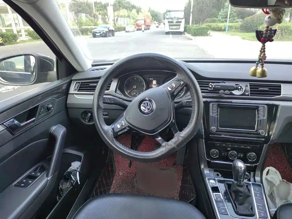 Volkswagen Passat — фото 3