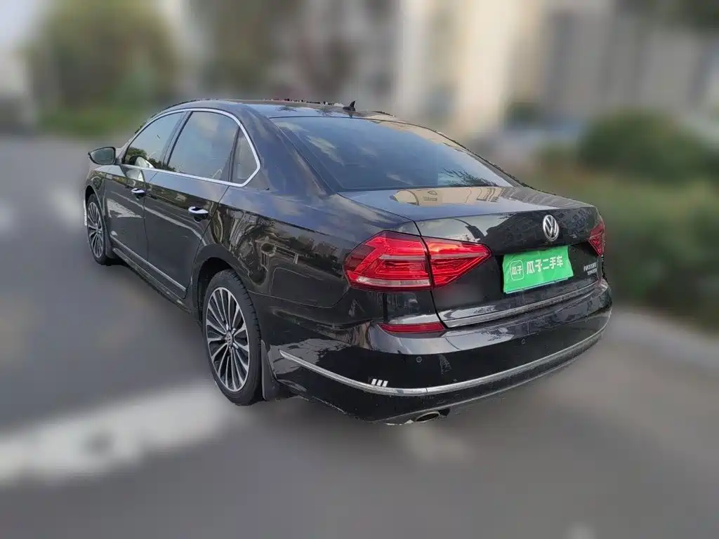 Volkswagen Passat — фото 25