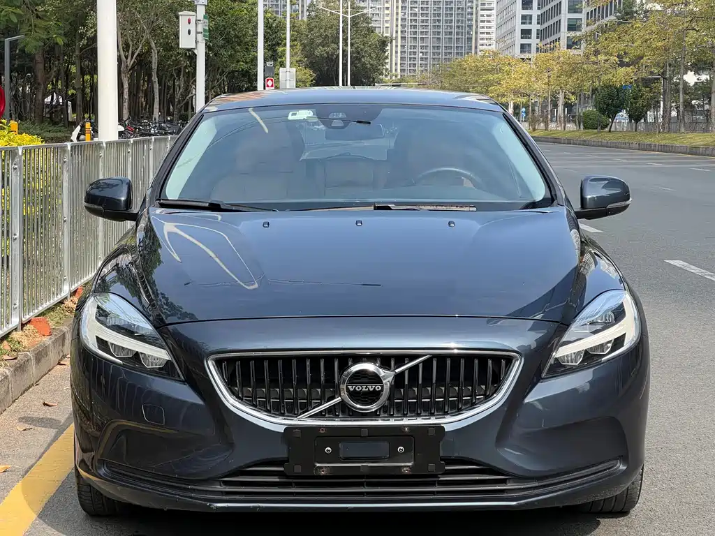 Volvo V40 — фото 2