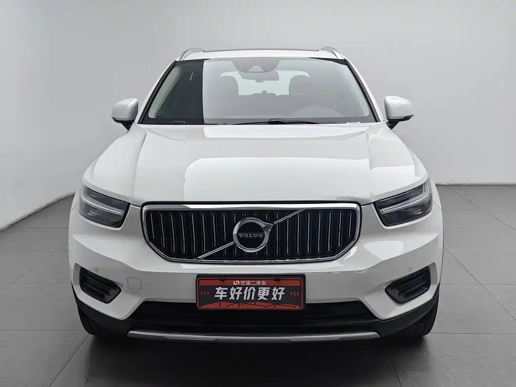 Volvo XC40 — фото 3