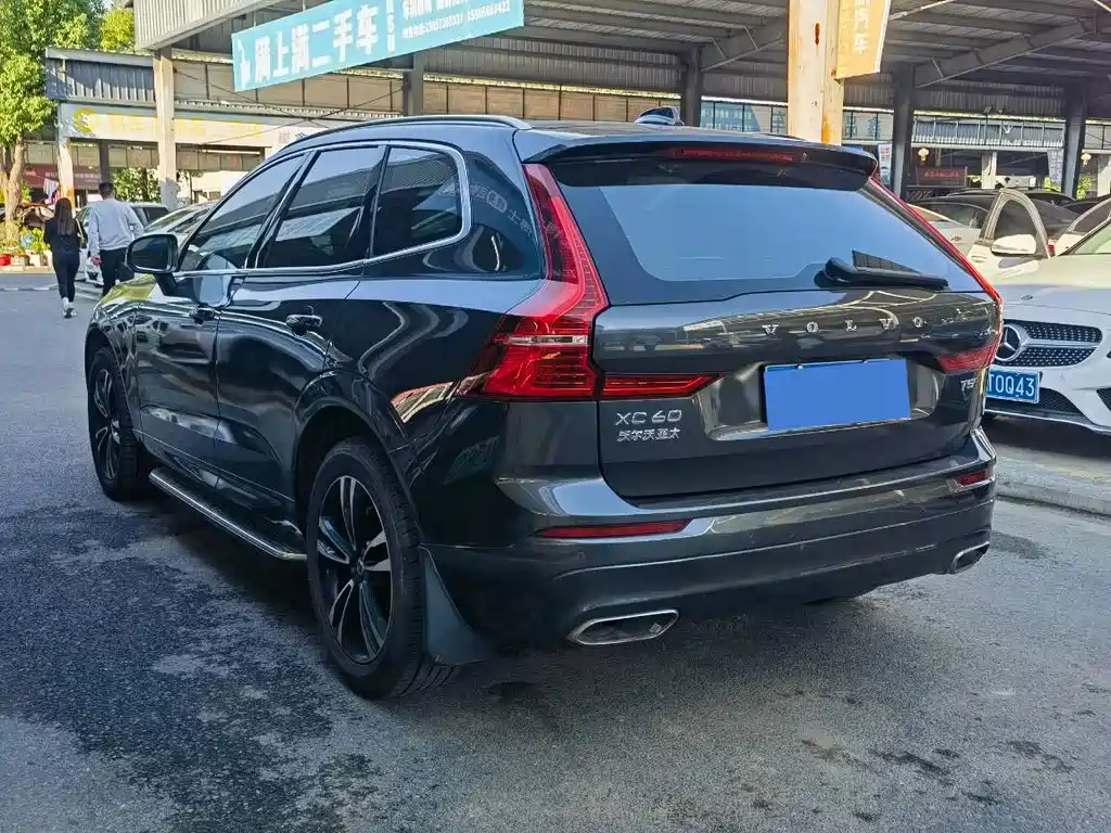 Volvo XC60 — фото 4