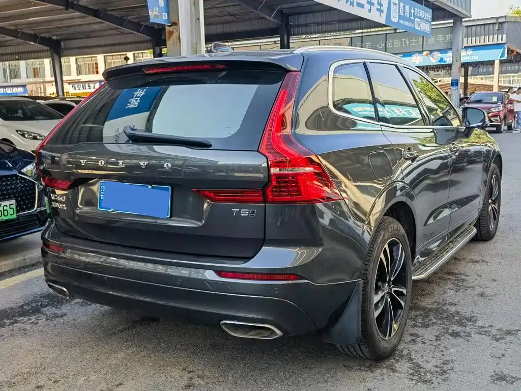 Volvo XC60 — фото 6