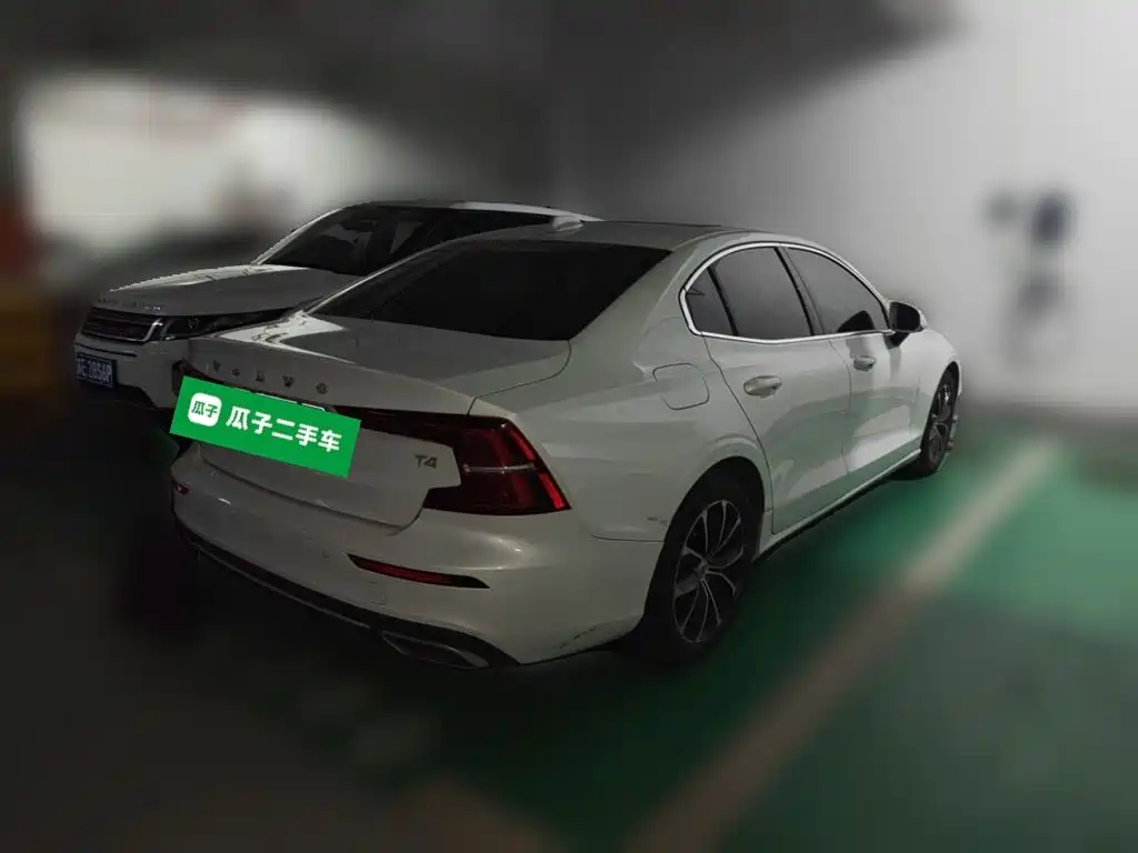 Volvo S60 — фото 6
