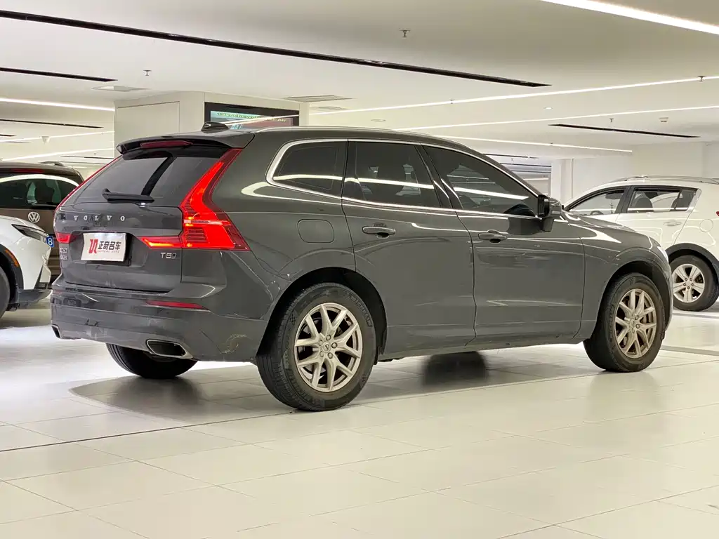 Volvo XC60 — фото 3