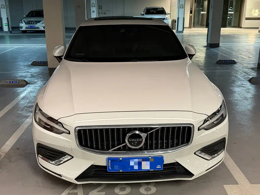 Volvo S60 — фото 2