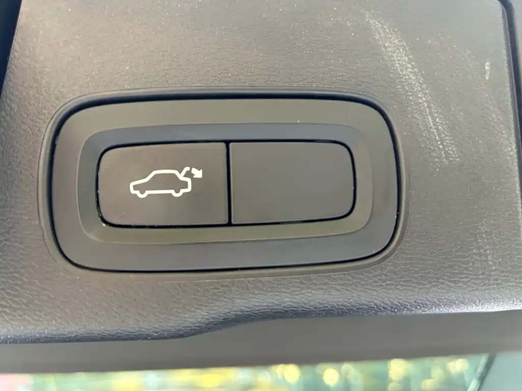Volvo XC60 — фото 13