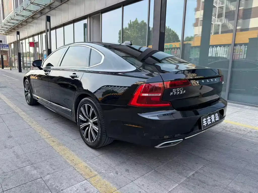 Volvo S90 — фото 15