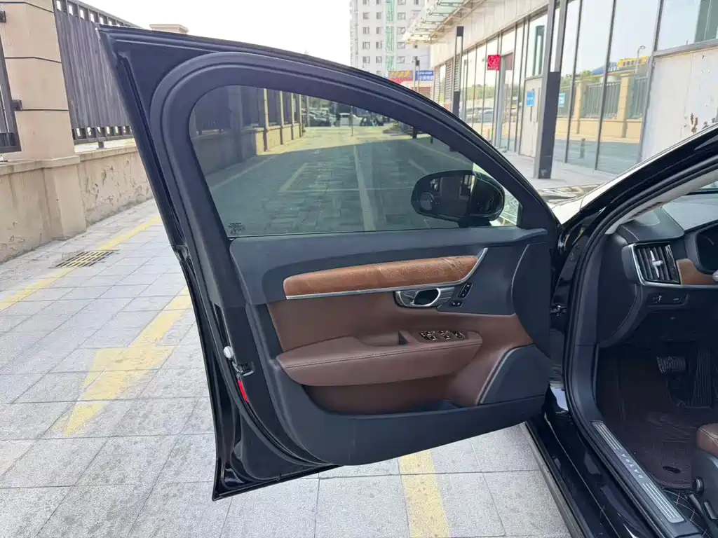 Volvo S90 — фото 4