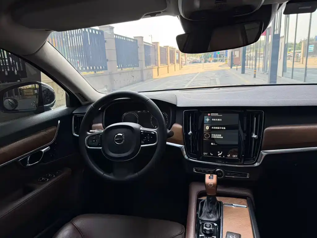 Volvo S90 — фото 7