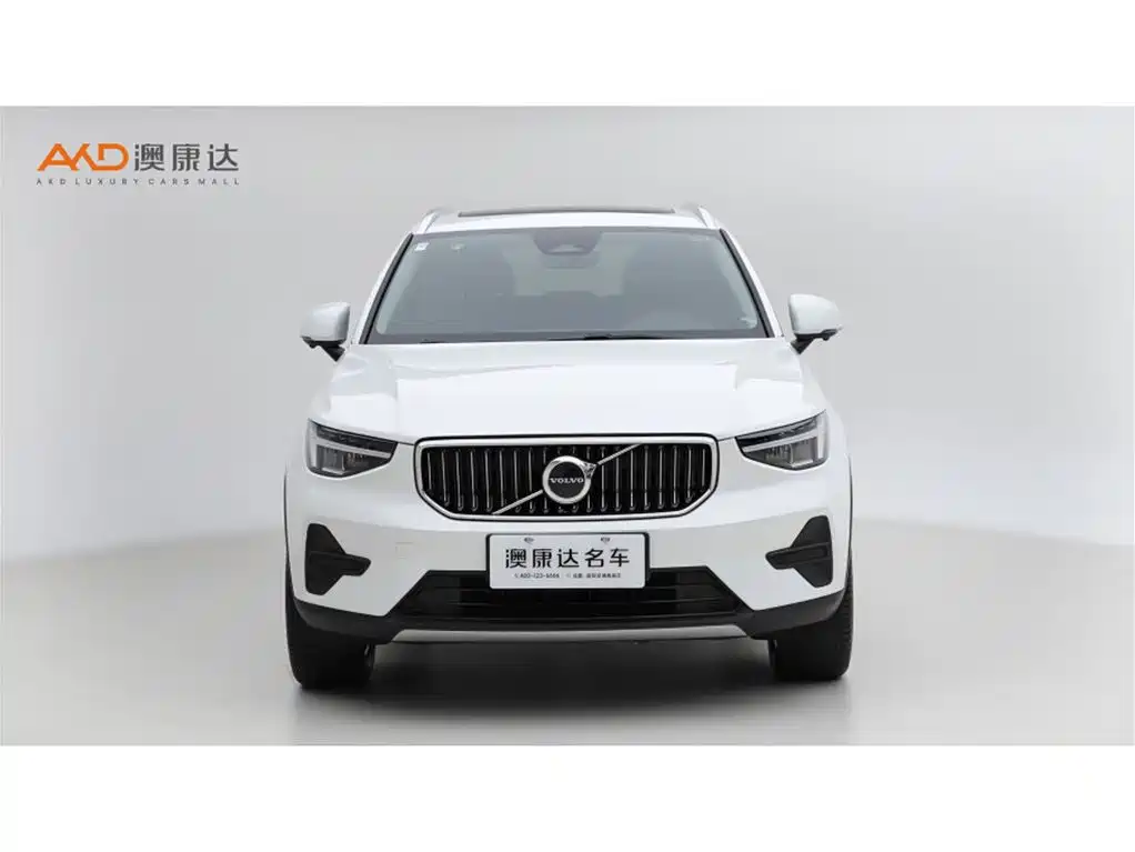 Volvo XC40 — фото 2