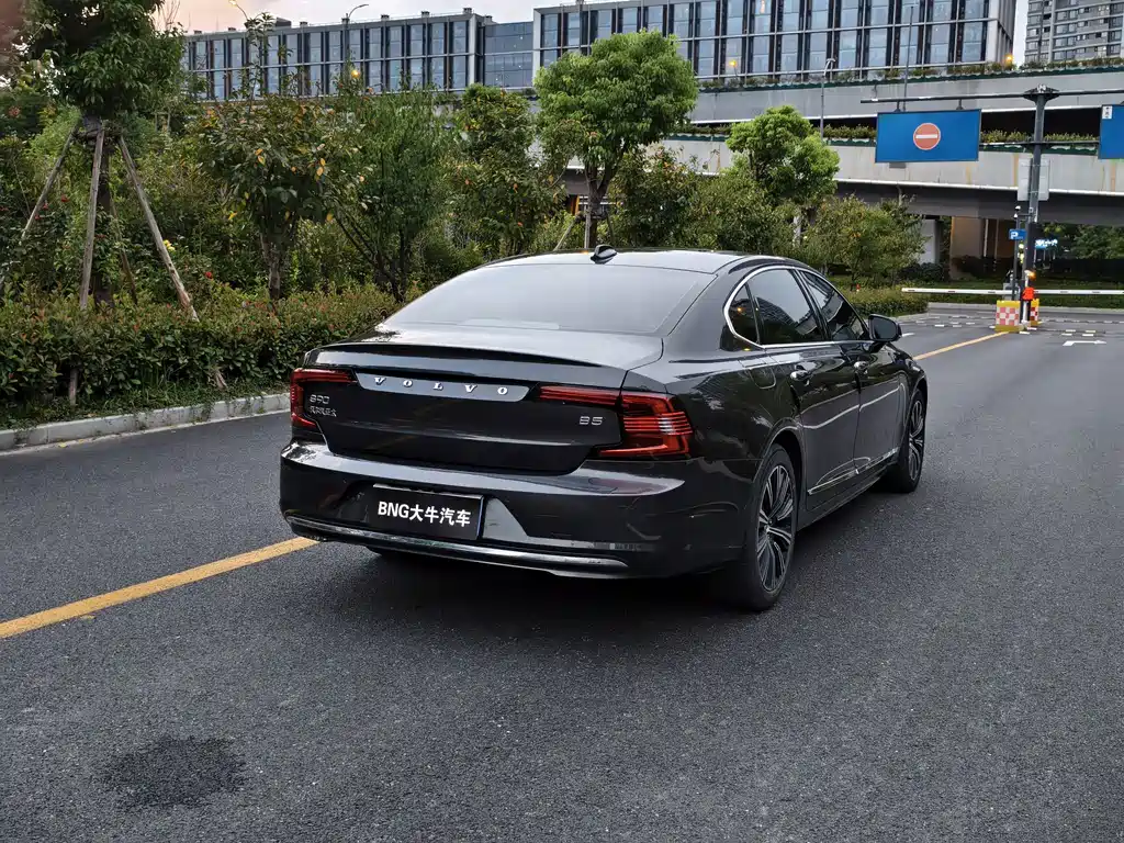 Volvo S90 — фото 4