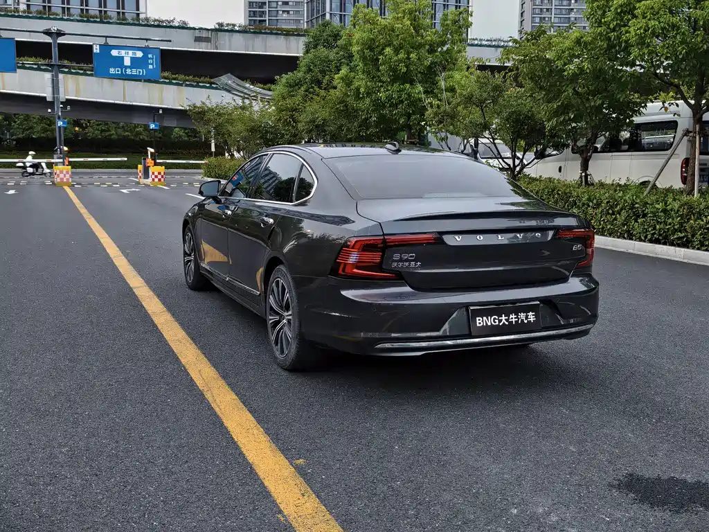 Volvo S90 — фото 6