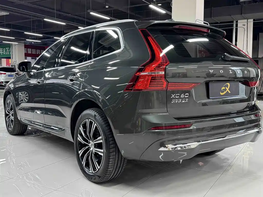 Volvo XC60 — фото 4