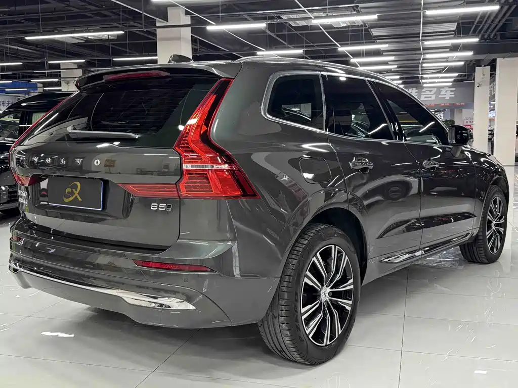 Volvo XC60 — фото 6