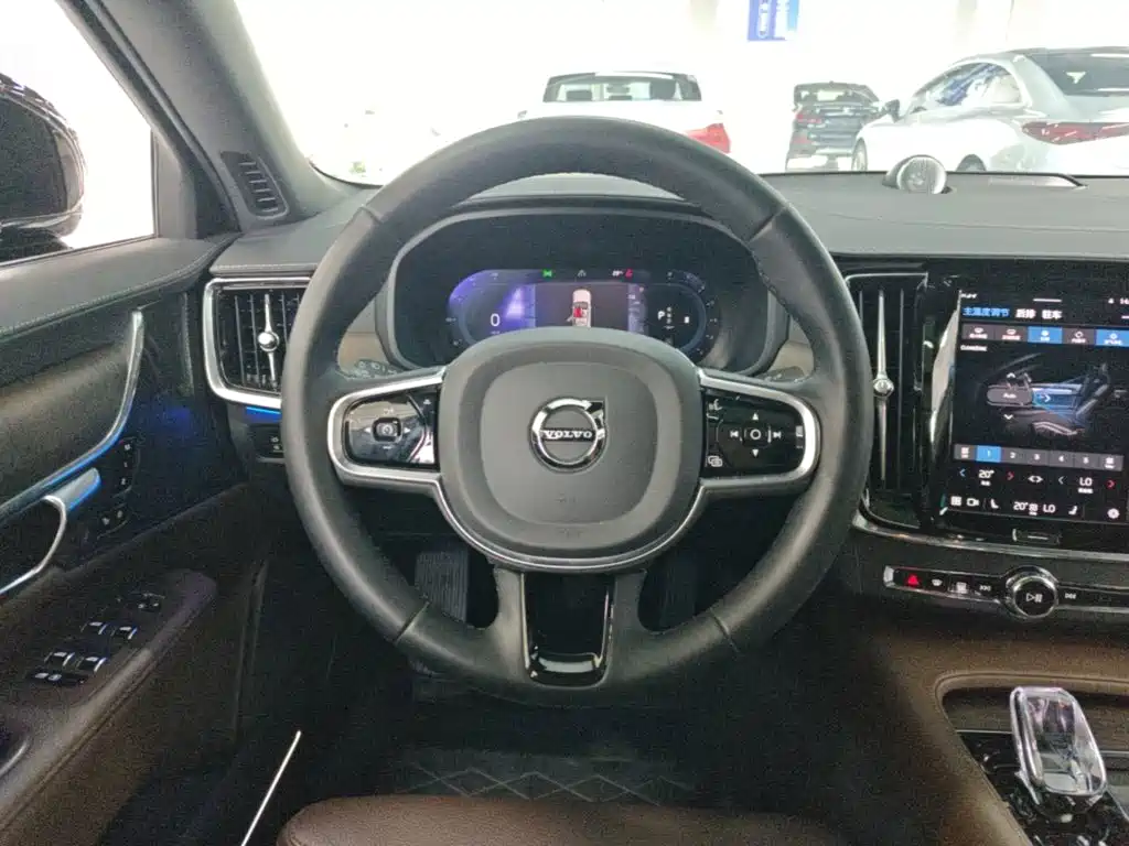 Volvo S90 — фото 11