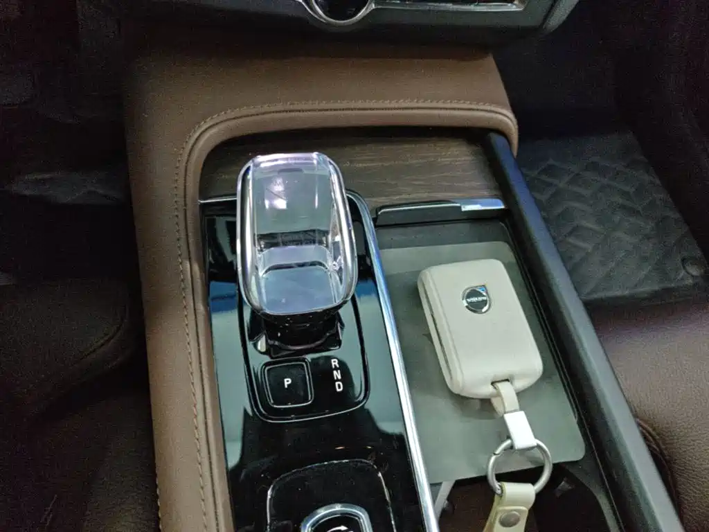 Volvo S90 — фото 14