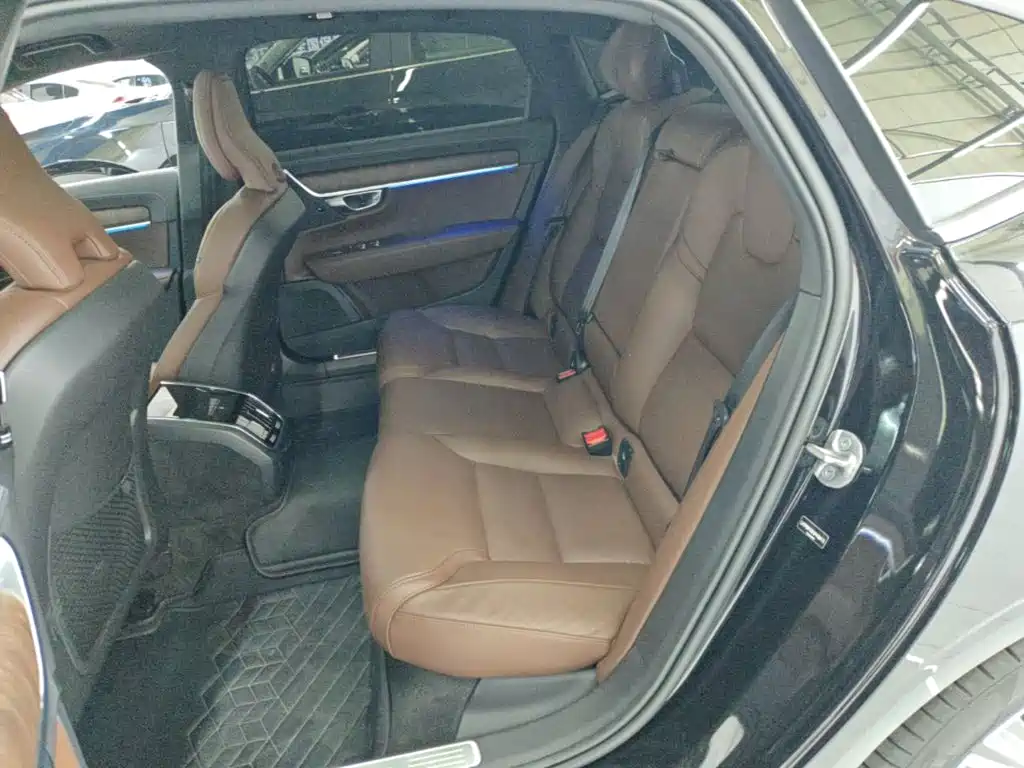 Volvo S90 — фото 17