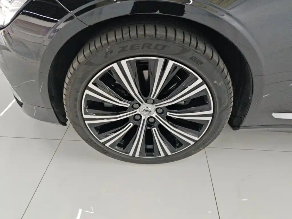 Volvo S90 — фото 23