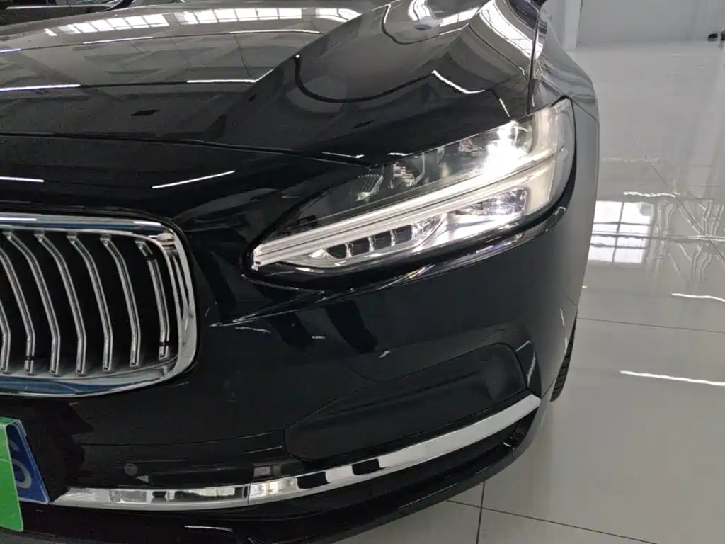 Volvo S90 — фото 24