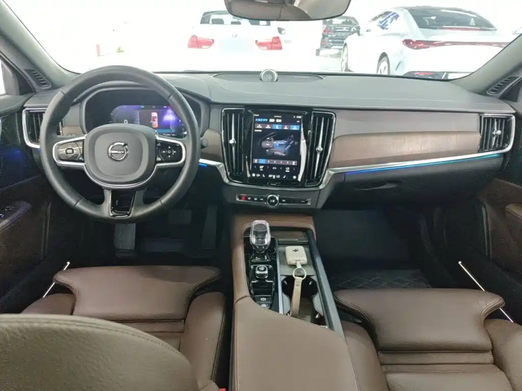Volvo S90 — фото 10