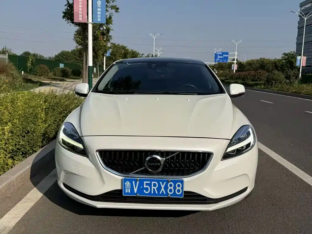 Volvo V40 — фото 3