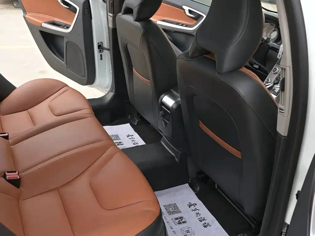 Volvo S60 — фото 13