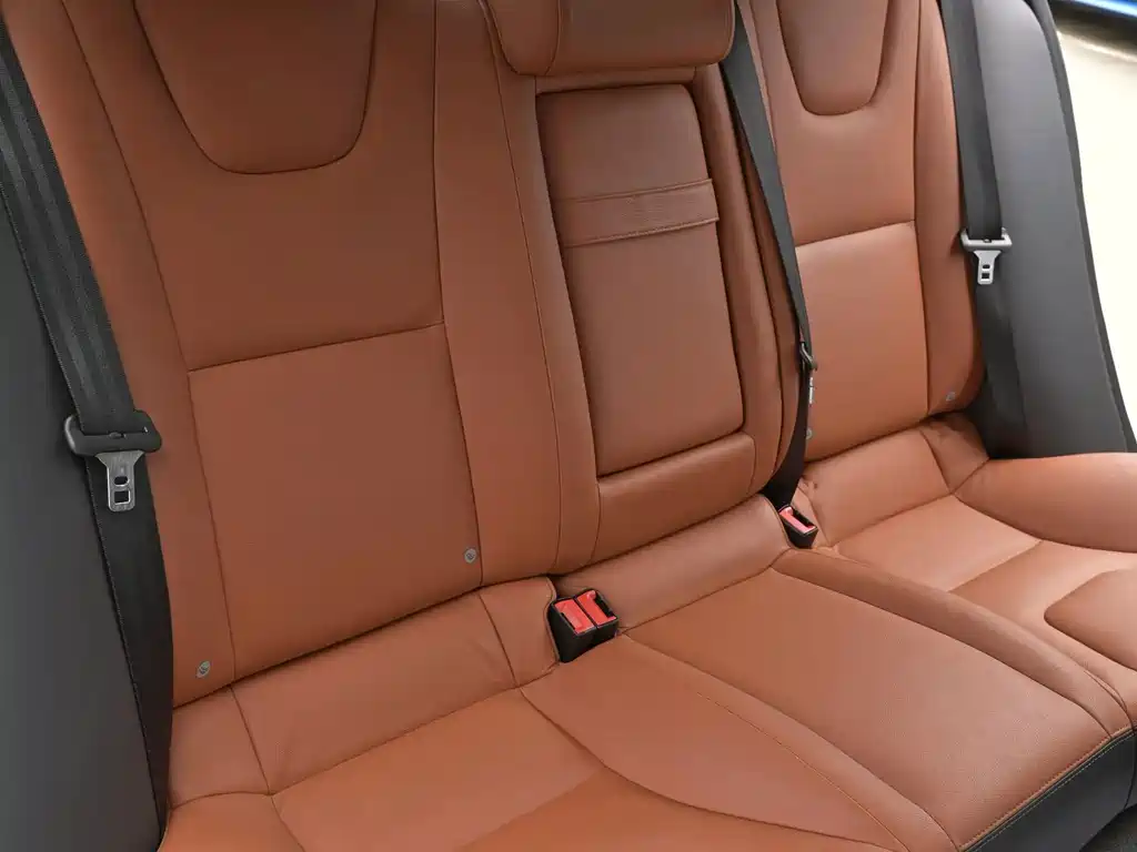 Volvo S60 — фото 15