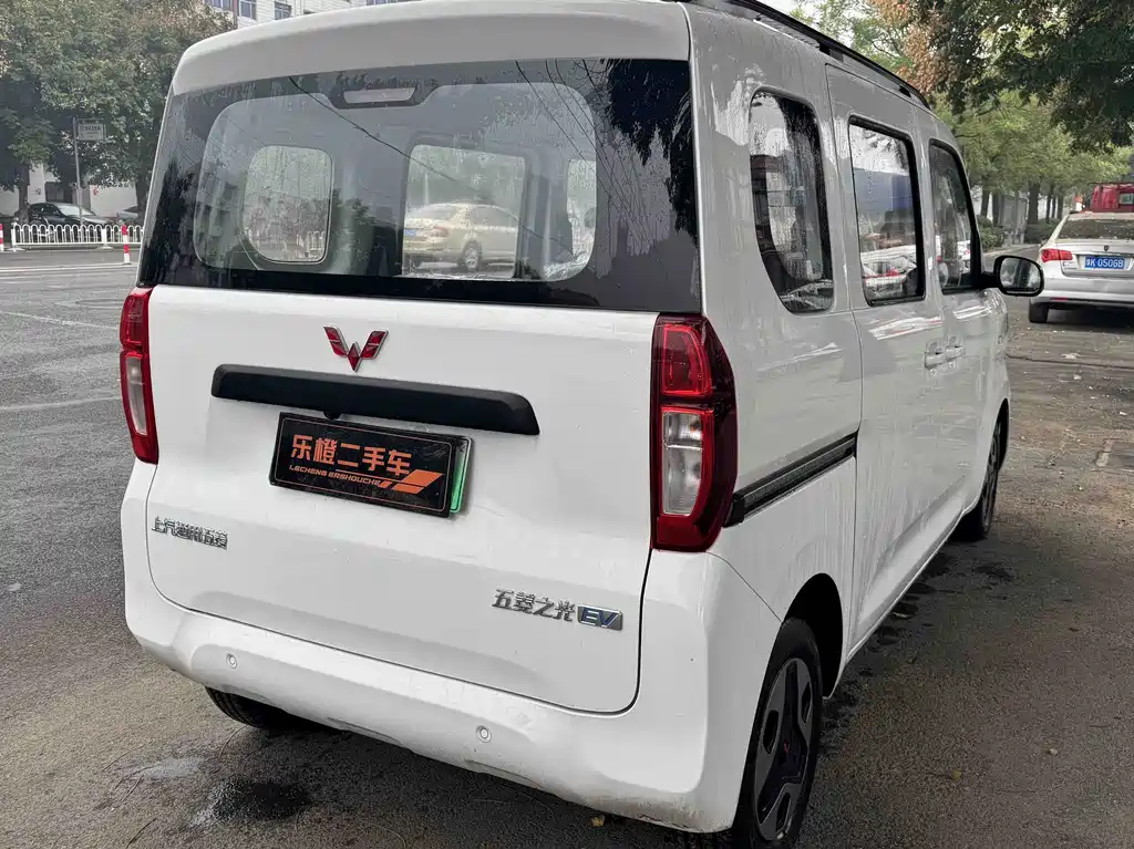 Wuling Zhiguang EV — фото 5