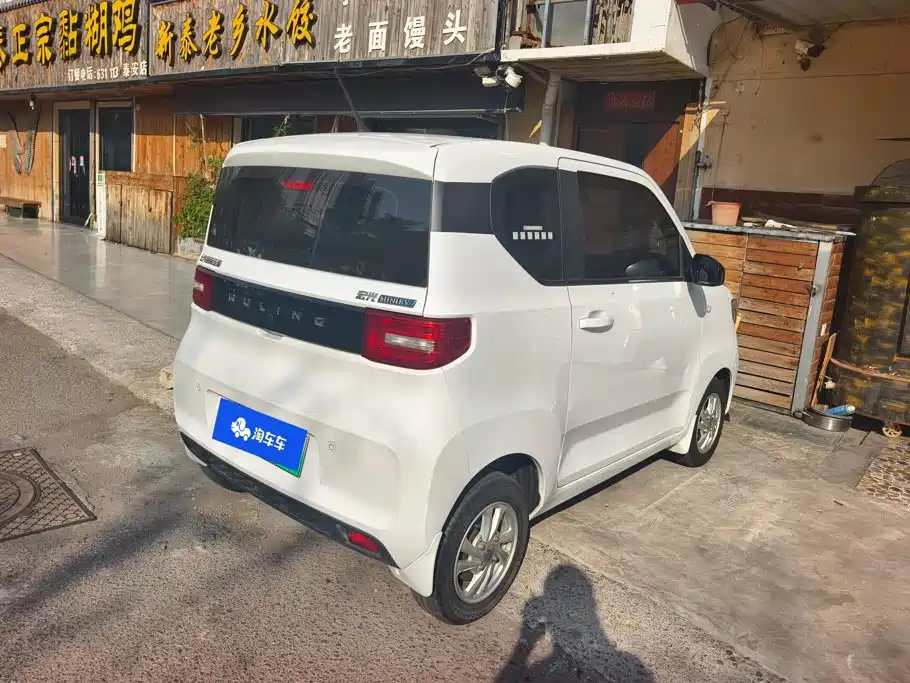 Wuling MINIEV — фото 3