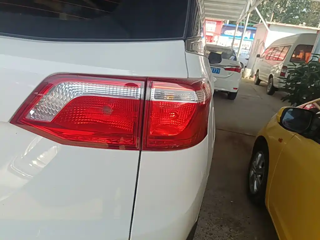 Wuling Hongguang S3 — фото 8