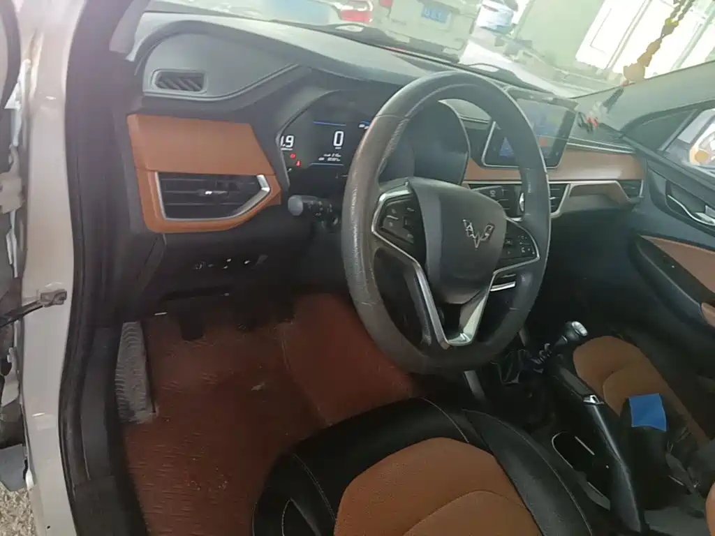 Wuling Hongguang S3 — фото 10