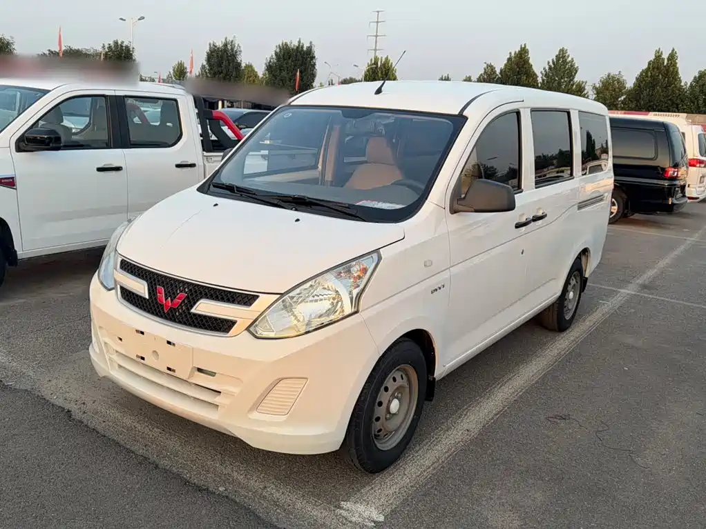 Wuling Rongguang V — фото 2
