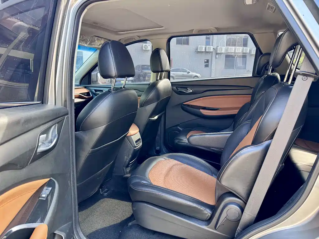 Wuling Hongguang S3 — фото 6
