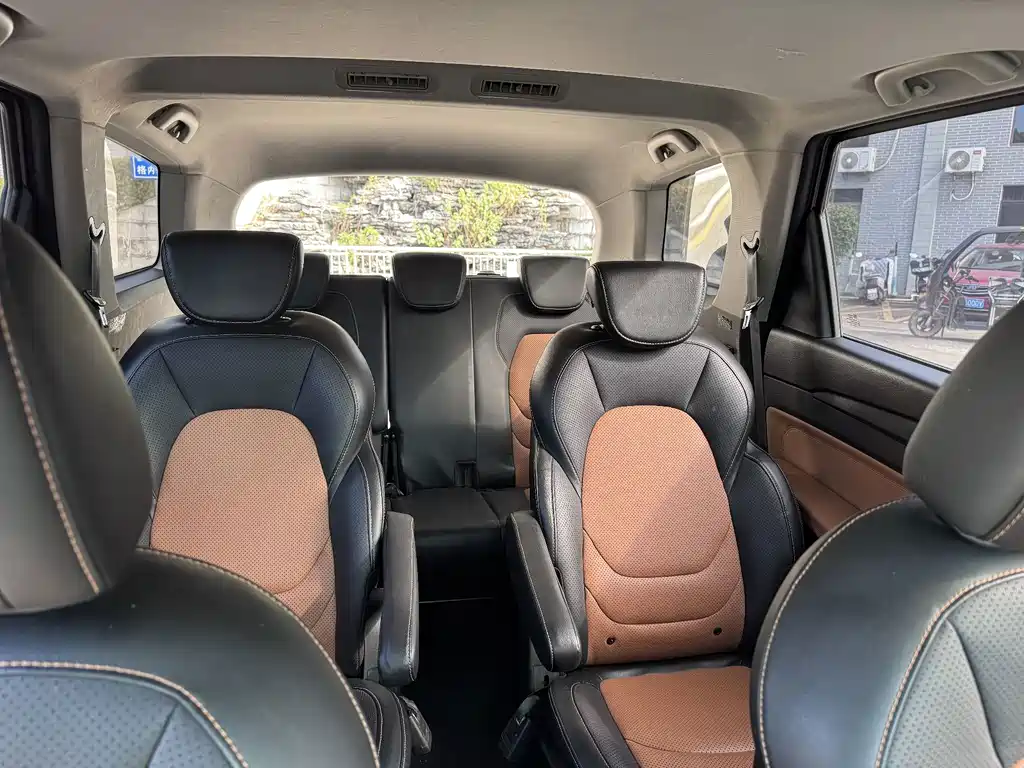 Wuling Hongguang S3 — фото 8
