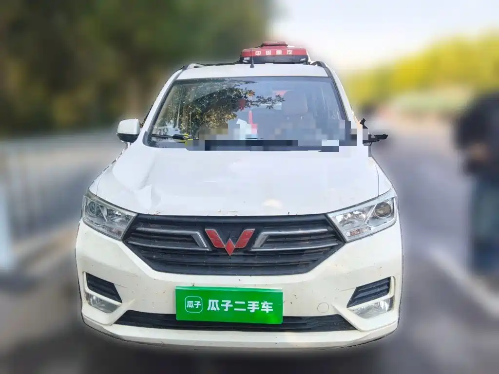 Wuling Hongguang — фото 2